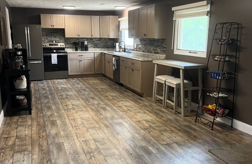 Fort Riley House | SPACIOUS LAKEHOUSE-2 mi from Curtis Creek at Milford Lake!-Huge Peaceful Yard