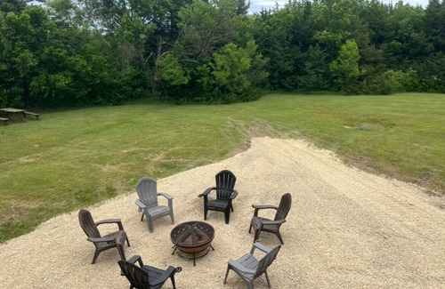 Fort Riley House | SPACIOUS LAKEHOUSE-2 mi from Curtis Creek at Milford Lake!-Huge Peaceful Yard