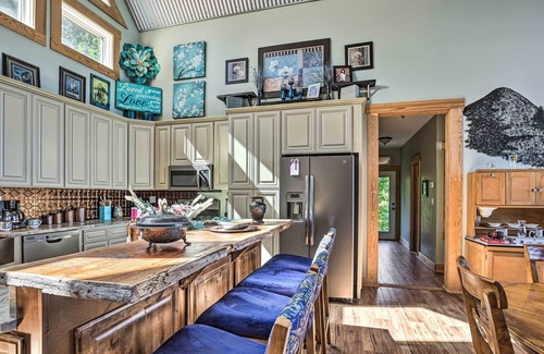 Talladega House | Spacious Lineville Home w/ Deck + Mtn Views!