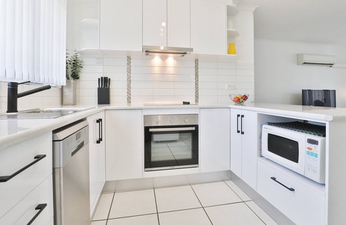 Mildura Central Business District Apartment | Spacious living, family & pet friendly, open courtyard, central loc. Free Wi Fi