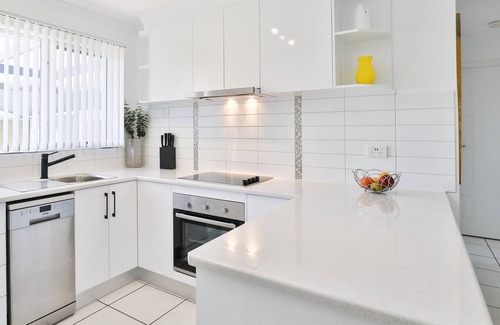 Mildura Central Business District Apartment | Spacious living, family & pet friendly, open courtyard, central loc. Free Wi Fi