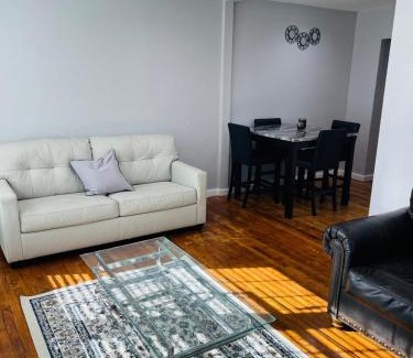 Oak Cliff Apartment | Spacious Location! 15 minutes from downtown Dallas