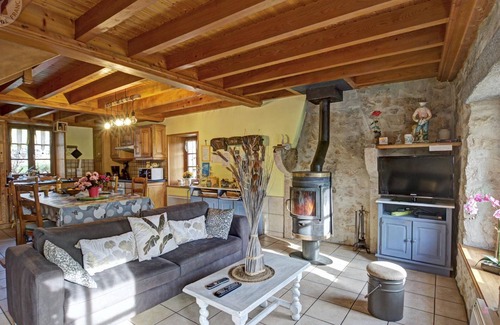 Perigneux Cottage | Spacious lodging for 6, nature, pets welcome