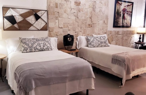 Western Division Apartment | Spacious Loft 1-Bedroom centrally-located place #2