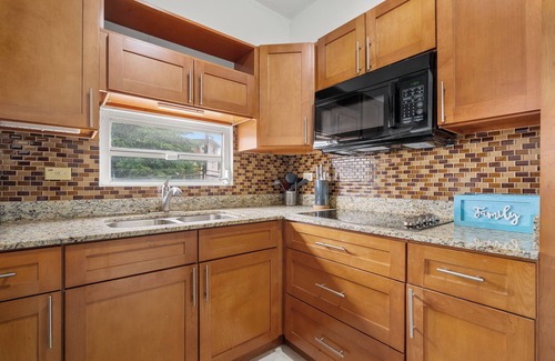 Punta Las Marias Apartment | Spacious loft in Ocean Park beach w/parking & arcade