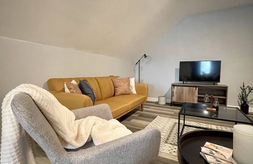 Florence House | SPACIOUS LOFT STEPS AWAY FROM DT FLORENCE!