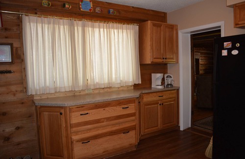 Honor House | Spacious Log Cabin - Sleeping Bear National Lakeshore