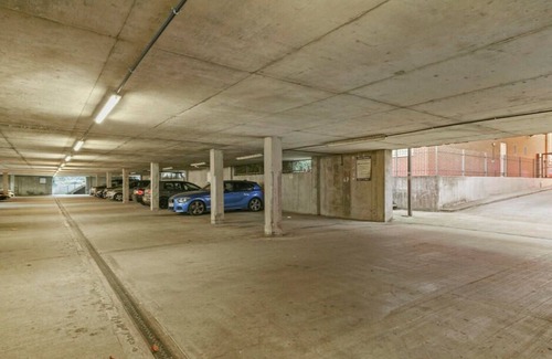 Leytonstone Apartment | Spacious London Apartment, 5mins from metro