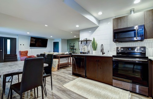 Snohomish Apartment | Spacious Luxury Apt w/New Finishes + Great Views