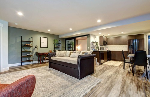 Snohomish Apartment | Spacious Luxury Apt w/New Finishes + Great Views
