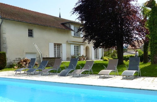 Le Mayet-de-Montagne Cottage | Spacious Modern Home: Private Pool, Fireplace, Near Skiing, and Lake Activities