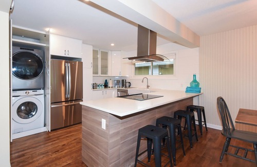 Ottawa Division Apartment | Spacious Main Lev Apt | Algonquin | 4 Beds, 2 Bath | Sleeps 8