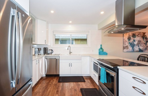 Ottawa Division Apartment | Spacious Main Lev Apt | Algonquin | 4 Beds, 2 Bath | Sleeps 8