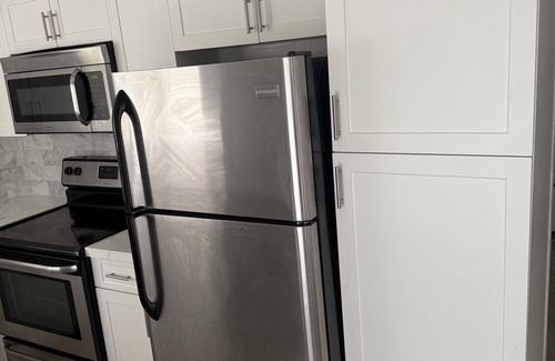 Plantation Apartment | Spacious Master Suite Near Hard Rock & Sawgrass Comfort, Style & Prime Location!