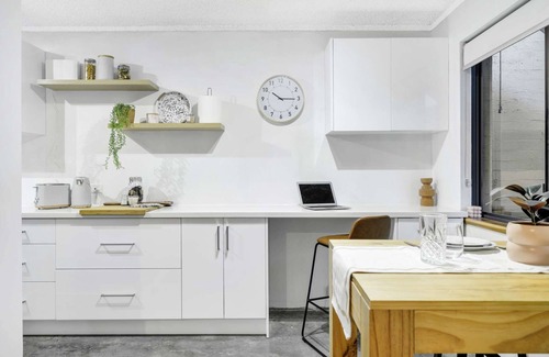 Maylands Apartment | Spacious Maylands apartment, private courtyard and modern comforts
