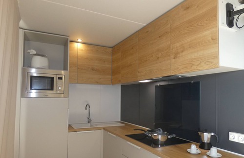 Colà Di Lazise House | Spacious mobile homes overlooking the pool