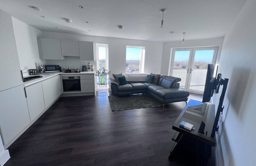 Bicester Apartment | Spacious, modern apartment near Bicester Village
