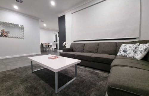 St. Kilda East Apartment | Spacious Modern Apartment - St Kilda East