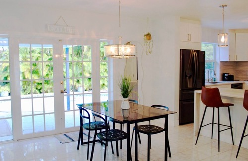Lauderdale Isles House | Spacious/Modern Beach House with Pool