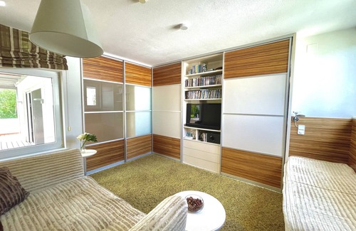 Gosselsdorf Villa | Spacious modern villa with large garden.