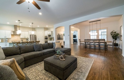 Queen Creek House | Spacious Monthly Stay: Heated Pool, Spa, Sleeps 14
