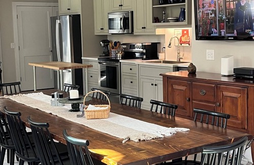 Pownal House | SPACIOUS Mountain Retreat with HOT TUB, Fire Pit & Hiking Trails