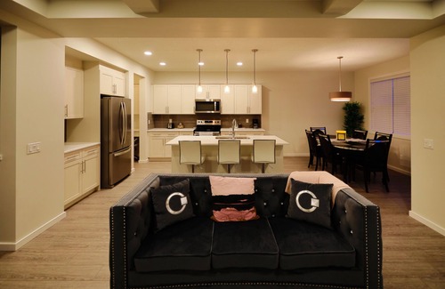 Southeast Edmonton House | SPACIOUS NEW EXECUTIVE LUXURY HOME AT THE ORCHARDS
