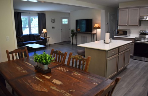 Pocahontas House | Spacious new home built 2025. Great private outdoor area. Tons of amenities.