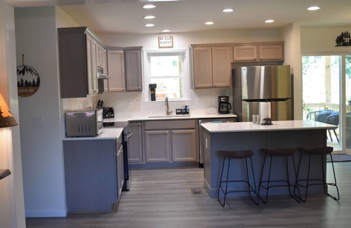 Pocahontas House | Spacious new home built 2025. Great private outdoor area. Tons of amenities.