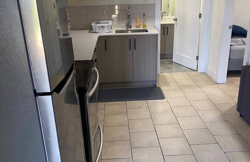 Surrey Apartment | Spacious Newly Renovated Private Suite in Quite and peaceful neighborhood