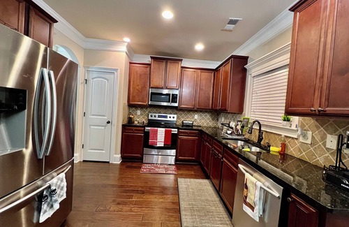 Newnan House | Spacious Newnan Retreat - Minutes from Hospital & Celebrations!