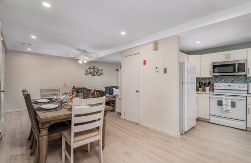 Hampton House | Spacious Ocean Home Only One Block Away From the Beach