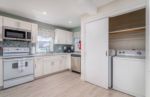 Hampton House | Spacious Ocean Home Only One Block Away From the Beach