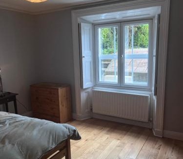Bray Apartment | Spacious one bed apartment in the centre of Bray