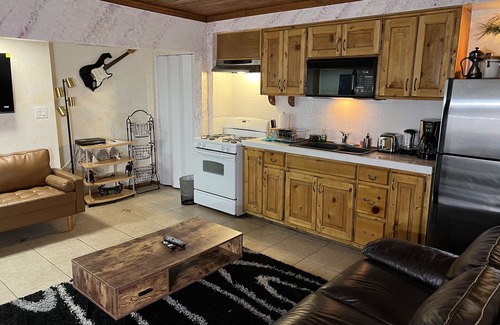 Culver - West Apartment | SPACIOUS ONE BEDROOM APARTMENT VERY CLOSE TO VENICE BEACH with washer/dryer