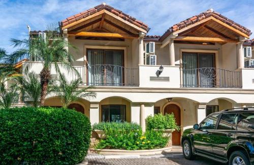 Playa Flamingo House | Spacious Open-Concept Condo with Stylish Design, Direct Beach Access & Resort-Style Amenities