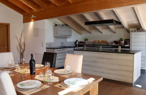 Grindelwald Apartment | Spacious penthouse with balcony and panoramic mountain views