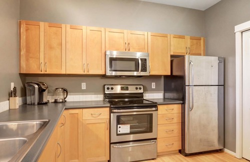 West Bellevue Condo | Spacious penthouse unit in downtown Bellevue
