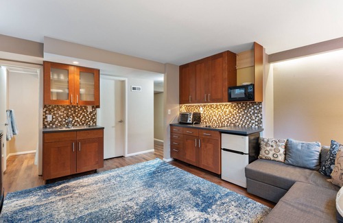 Vancouver Heights House | SPACIOUS, perfectly located home! Hot Tub, Pool Table, Theater Room!