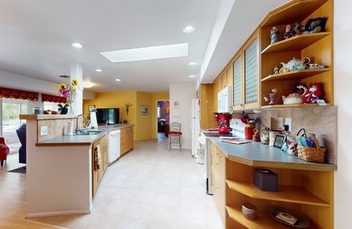 Sun City West House | Spacious pet friendly house w/shared tennis courts, W/D & free WIFI