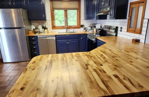 Orange House | Spacious Pet Friendly Waterfront w/Hot Tub & Yogo Studio-Sleeps 10!
