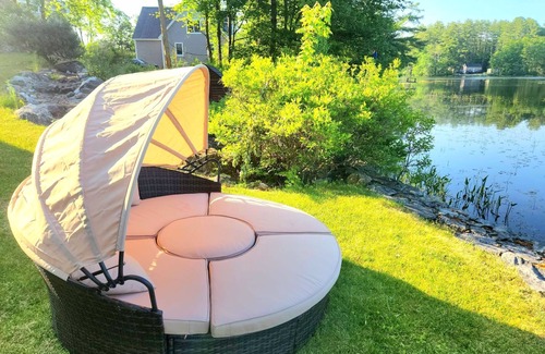 Orange House | Spacious Pet Friendly Waterfront w/Hot Tub & Yogo Studio-Sleeps 10!