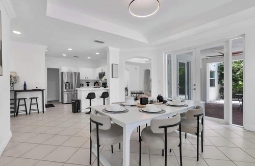 The Hammocks House | Spacious Pool Villa - 4BR - ATV & Skydive 15 min