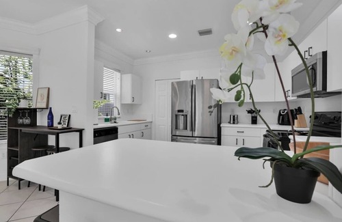 The Hammocks House | Spacious Pool Villa - 4BR - ATV & Skydive 15 min