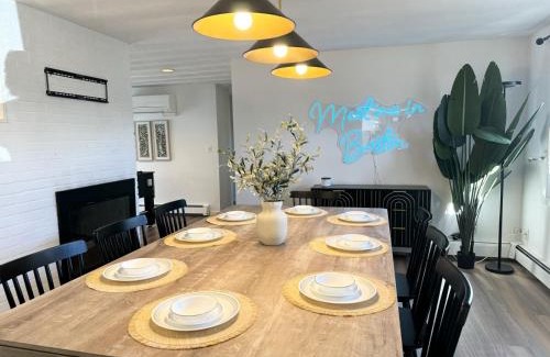 Framingham House | Spacious Poolside Boston Stay Sleeps 8 Pet Friendly