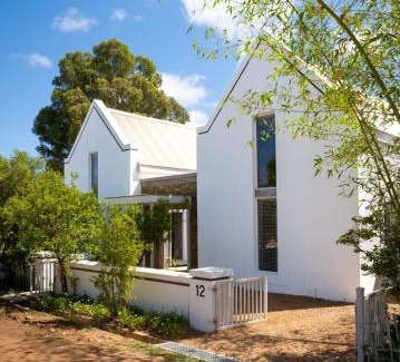 McGregor House | Spacious Post-and-Beam Marvel in quiet McGregor