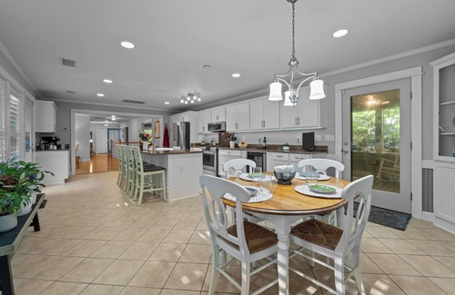 Buxton House | Spacious, Private, large pool near beaches!