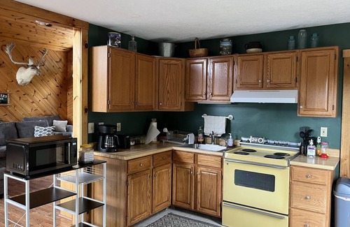 Luray Cabin | Spacious Private Retreat with Great Views of Page Valley & Blue Ridge Mountains
