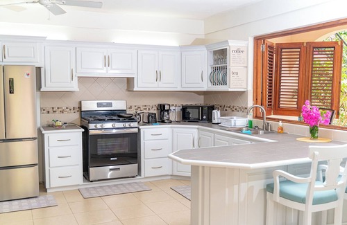 Cap Estate Villa | Spacious private villa apartment with pool & 5 min walk to the beach