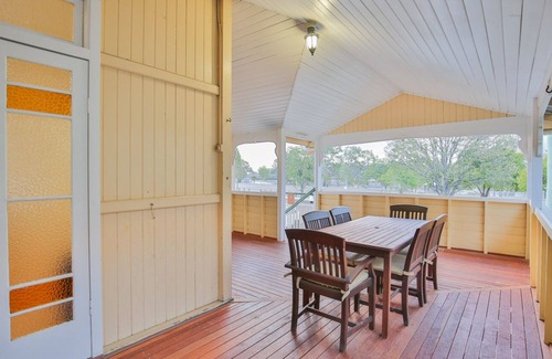 Bundaberg West House | π Spacious Queenslander Overlooking River & Park π